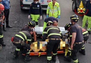 Un 27enne precipita all'interno di uno scavo di 10 metri: intervento dei Vigili del fuoco