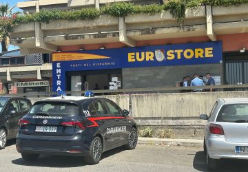 Giarre, rapina al supermercato Eurostore: Cc sulle tracce del malvivente