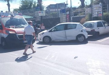 Giardini Naxos, collisione tra ambulanza in soccorso e una vettura