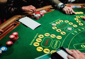 I migliori giochi da tavolo nei casin&ograve;: Regole e strategie