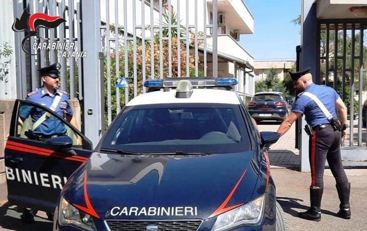 A spasso per la città ma era ai domiciliari: arrestato