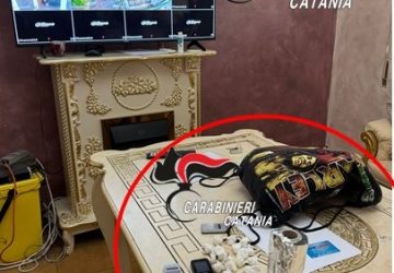 I Carabinieri arrestano un altro &ldquo;team&rdquo; di spacciatori in appartamento