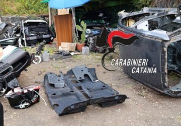 Zafferana, colti in flagranza intenti a smontare autovetture rubate. 3 denunciati