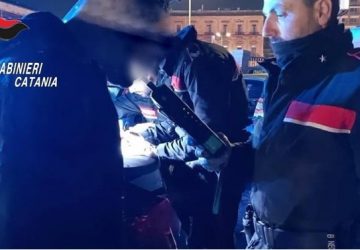 Ubriachi tentano di scappare in auto ma i Carabinieri li arrestano
