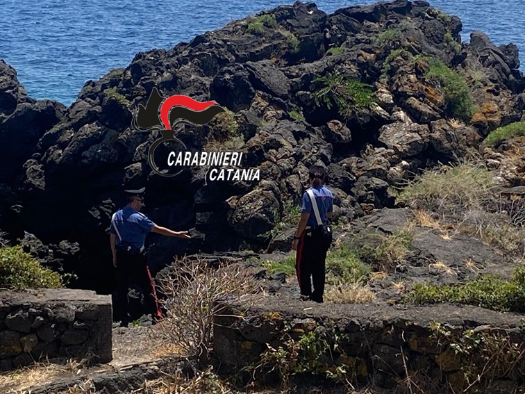 Tenta di stuprare una bagnante: arrestato