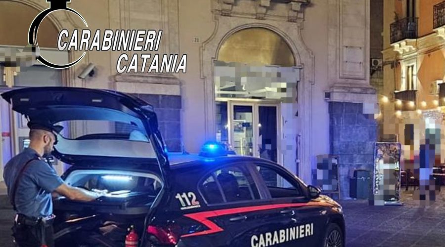 Faceva “affari di droga” nel centro della movida: arrestato dai Carabinieri