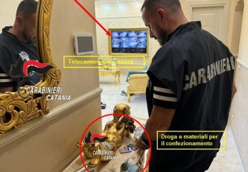 Scoperta una piazza di spaccio in un appartamento di via della Capinera
