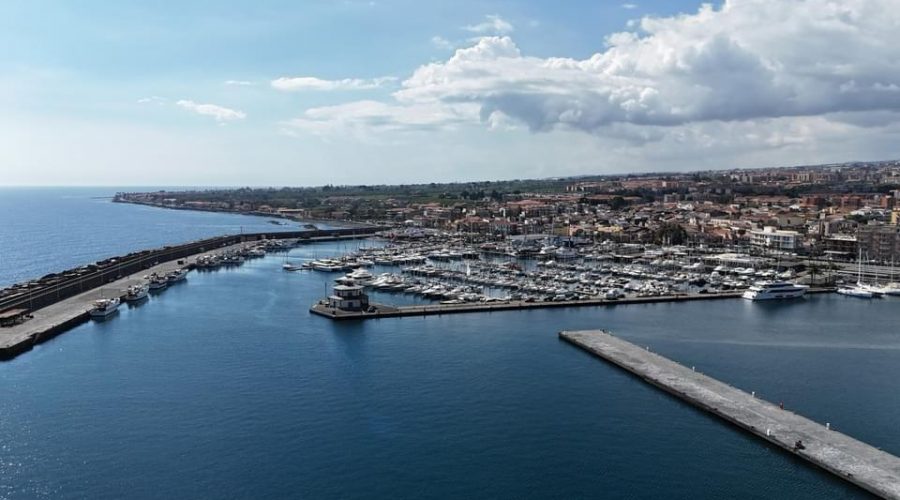 Marina di Riposto-Porto dell’Etna, monumento dedicato alla memoria del dott. Giuseppe Zappalà