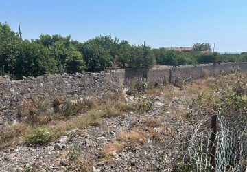 Riposto, dopo lunghi mesi avviata la bonifica nel torrente Cozzi