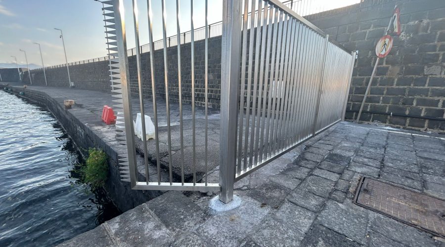 Riposto, il porto peschereccio con il molo Costanzo “ingabbiato”. Montano le proteste