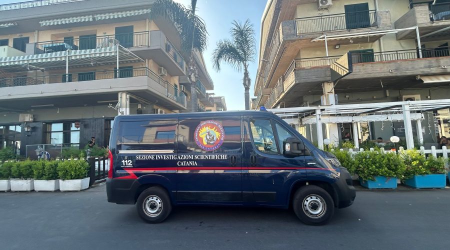 Fondachello, 31enne trovata impiccata in casa vacanza. Interrogato in caserma il marito