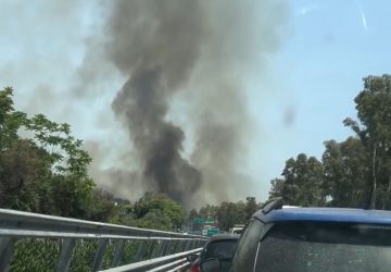 A18, divampa incendio in autostrada tra Acireale e Giarre. Paralisi della circolazione
