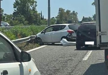 A18, incidente all'altezza dello svincolo di Giarre