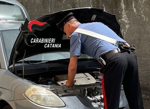 Zafferana, giovane incensurato arrestato dai Carabinieri per riciclaggio di autovettura rubata