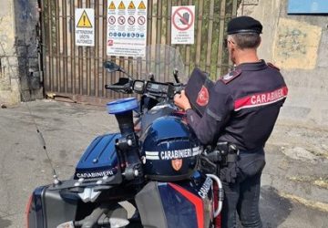 Provano a rubare ferro e materiale elettrico all&rsquo;ex &ldquo;Vittorio Emanuele&rdquo;