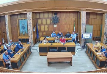 Giarre, il Consiglio comunale vota l'aumento della Tari