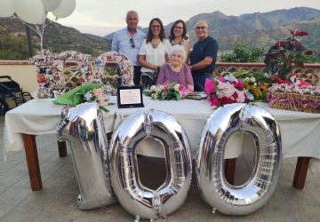 Castiglione di Sicilia, festeggiata nonnina centenaria