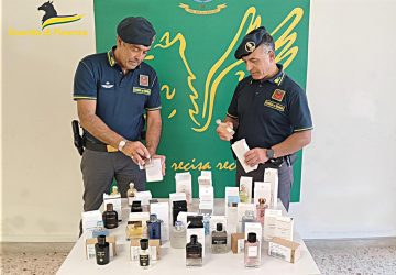 Finanzieri sequestrano profumi contraffatti alla fiera di Pedara
