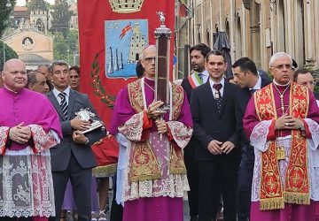 Castiglione celebra la quinta edizione della "Notte Sacra". Il velo di Sant'Agata da Catania alla manifestazione castiglionese