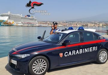 Falsa &ldquo;agente di viaggio&rdquo; senza scrupoli truffa 9 persone: denunciata dai Carabinieri