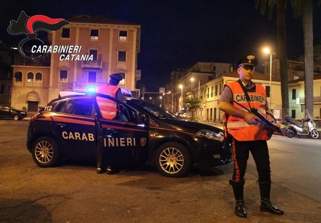 Aggredisce e molesta ragazze: 30enne arrestato per violenza sessuale