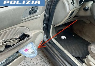 Acireale, la droga nascosta nelle portiere dell&rsquo;auto: arrestato 29enne