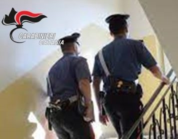 "Mi manca l&rsquo;aria!". Ai domiciliari ma dice di essere "claustrofobico" ed esce: arrestato