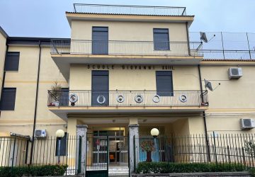 Mojo Alcantara, scuola "strutturalmente insicura". La Commissione straordinaria chiude i locali