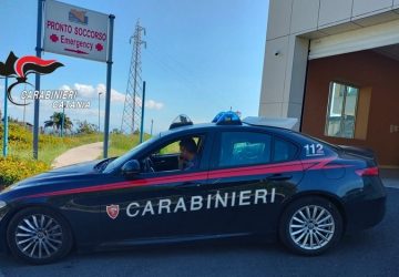 Colpisce con pugni e minaccia di morte la moglie: manette per un 59enne di Mascali