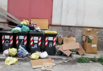 Giarre, rifiuti non conformi: nuove sanzioni a cittadini inadempienti