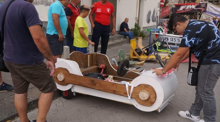 Linguaglossa: il classico “carrettino a pallini” rivive in una gara con 40 partecipanti e tanto pubblico