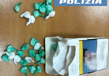 Acireale, nascondeva la droga a casa della nonna: giovane pusher arrestato