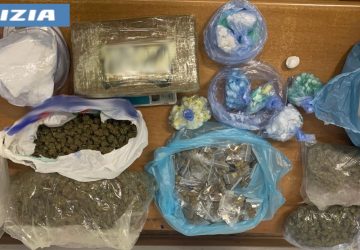 A casa con due pistole e 3 kg di droga: manette per una coppia