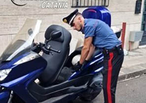 Beccato con la coca sullo scooter: arrestato 38enne