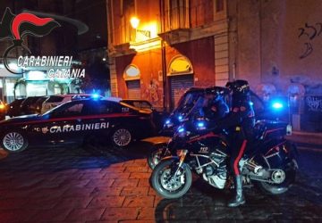 Tenta di rubare un'auto, se ne avvede un passante che allerta i Carabinieri: arrestato 50enne