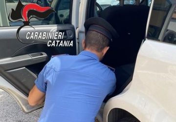 Arrestata una giovane pusher in trasferta da Santa Venerina
