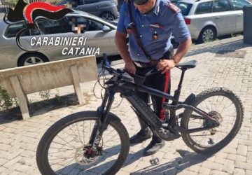 Tenta di vendere bici elettrica rubata precedentemente: denunciato un 34enne di Mascali