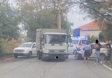 Milo, scontro auto-camion: un ferito lieve