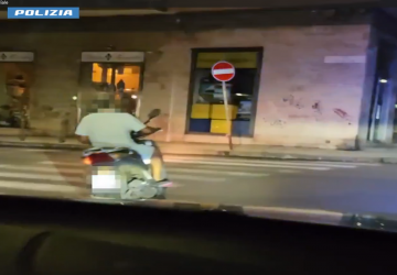 Evade dai domiciliari per spacciare, 59enne arrestato dopo un folle inseguimento