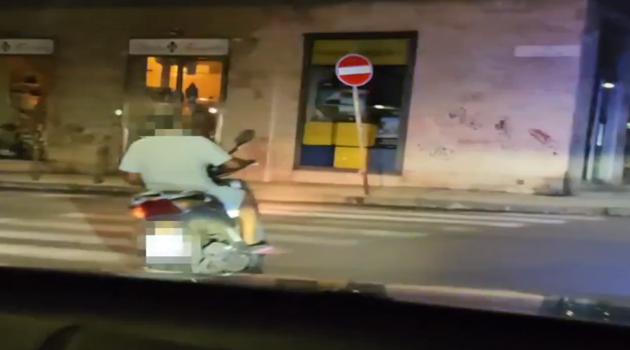 Evade dai domiciliari per spacciare, 59enne arrestato dopo un folle inseguimento