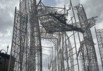 Maltempo nell'Acese: flagellata Aci S. Antonio. Forte vento abbatte le luminarie. Tre feriti FOTO VIDEO