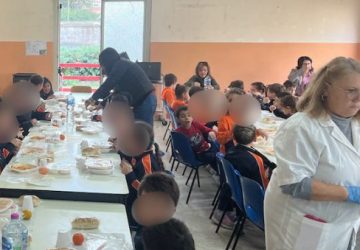 Refezione scolastica a Riposto: le proteste dei genitori e le rassicurazioni del sindaco Vasta