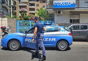 Litiga con il compagno per il passaporto e gli da fuoco alla casa, 30enne denunciata