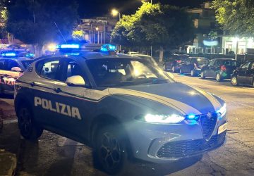 Acireale, una decina di minorenni aggredisce coppietta e picchia un 27enne. Polizia sgomina baby gang