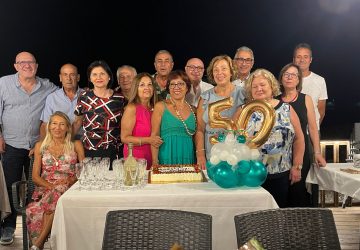 Riposto, si riuniscono 50 anni dopo la Licenza Media