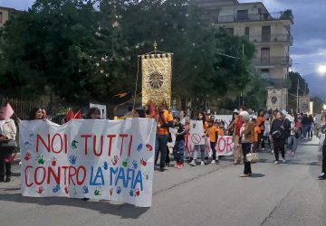 A Riposto una processione-corteo contro tutte le mafie