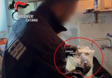 Nascondeva marijuana a casa e nel motorino: 38enne arrestato dai Carabinieri