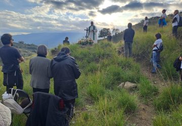 A Linguaglossa messa in suffragio dei 2 piloti di Can 28 precipitato il 27 ottobre 2022