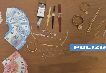 Raggirano due anziane vedove e ricavano soldi e preziosi per circa 13 mila euro: arrestati in due