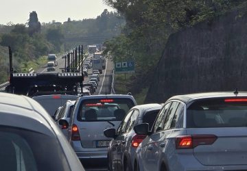 Autostrada A18: scontro bus-tir tra Acireale e Catania. Lunghe code